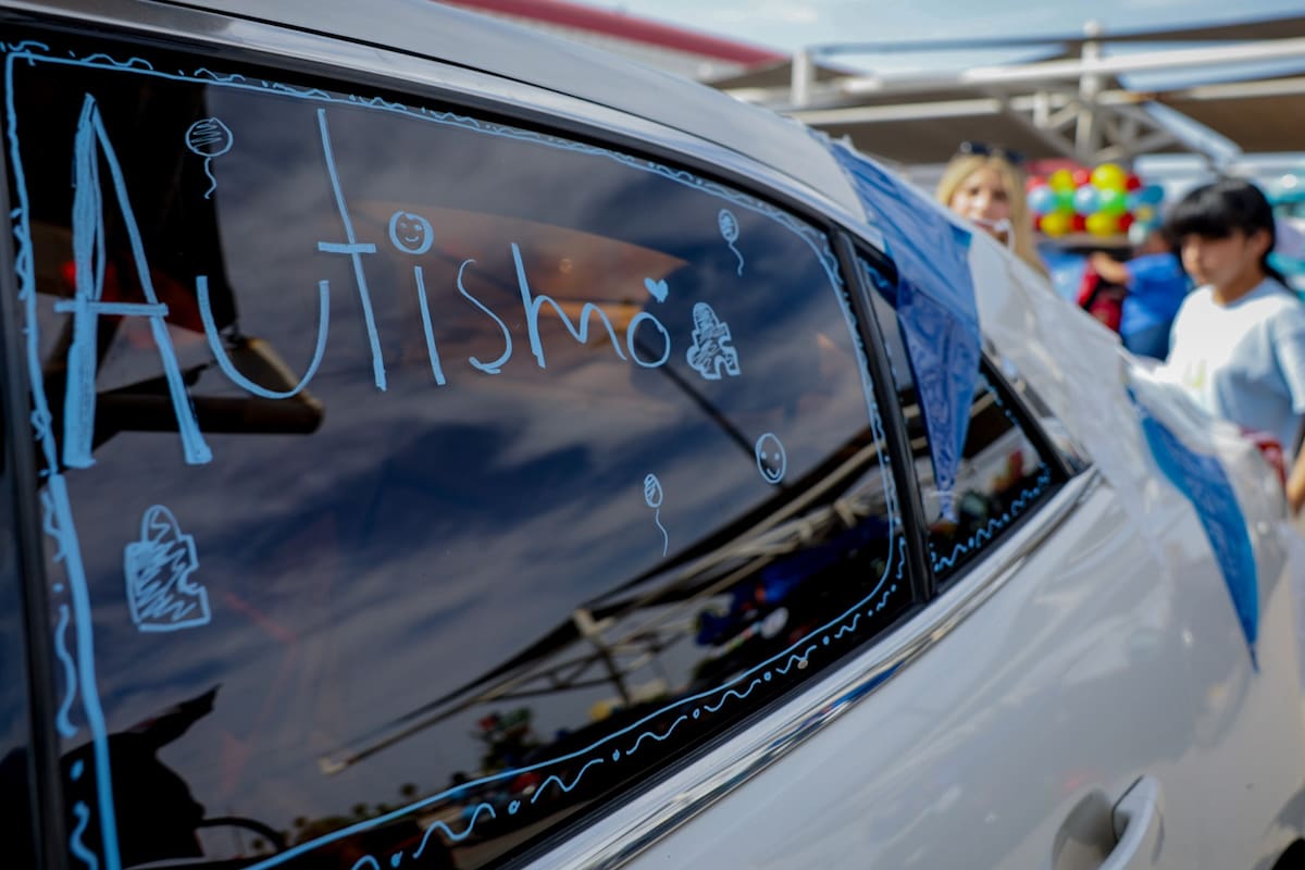 El autismo no siempre se ve; este es el motivo por el que ahora podrán tener “tarjetón azul”