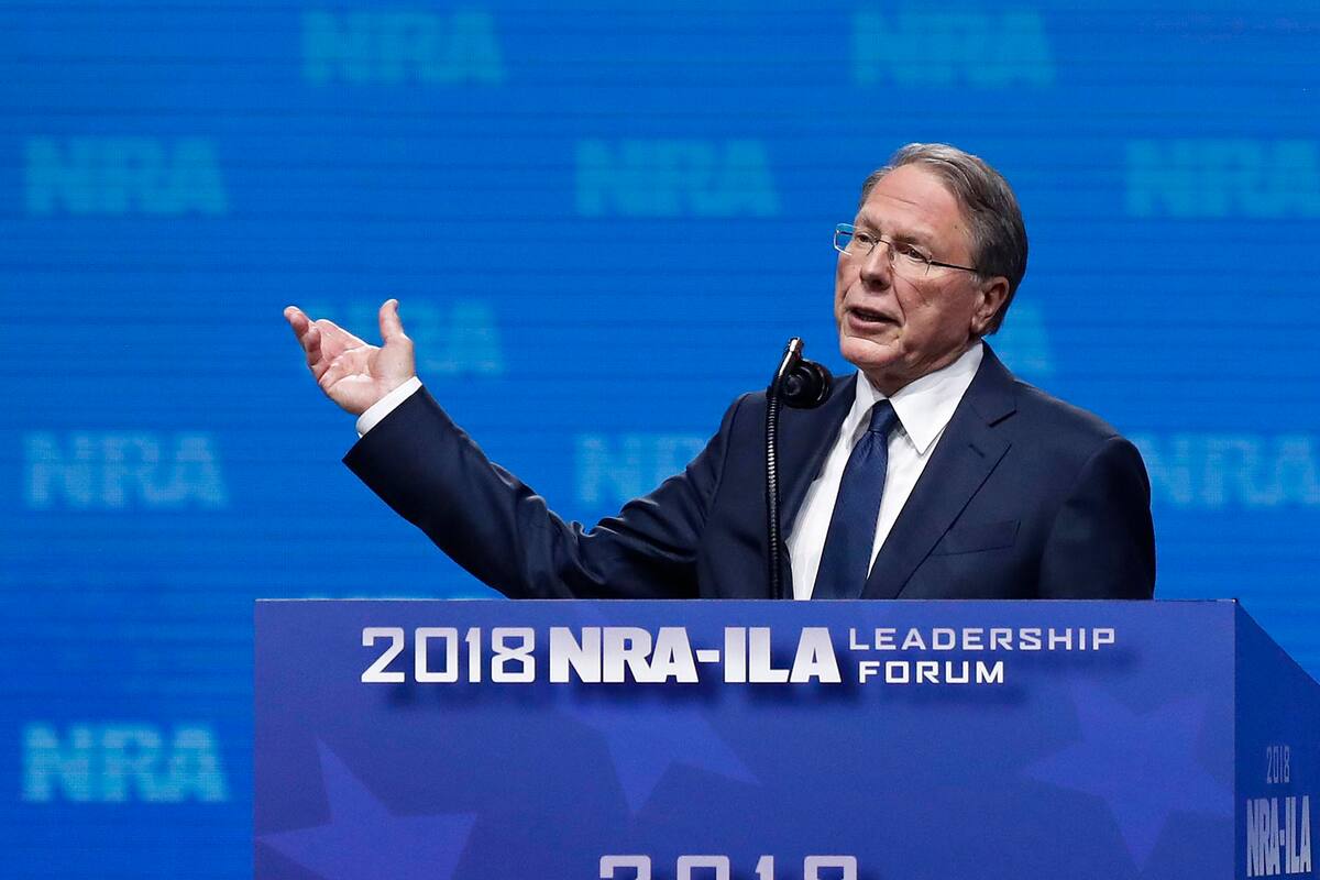 NRA elige de nuevo a un hombre blanco conservador para liderarla