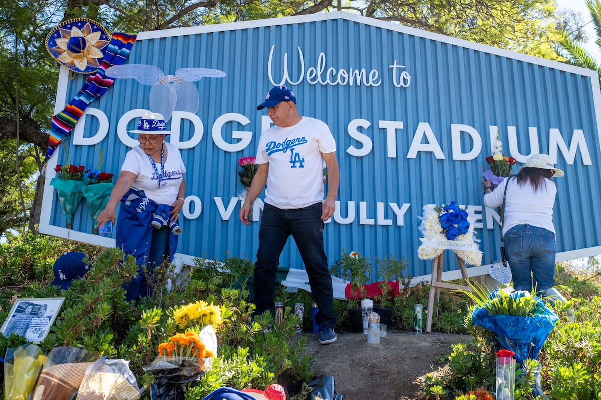 Lloran fans de Dodgers muerte de Fernando Valenzuela