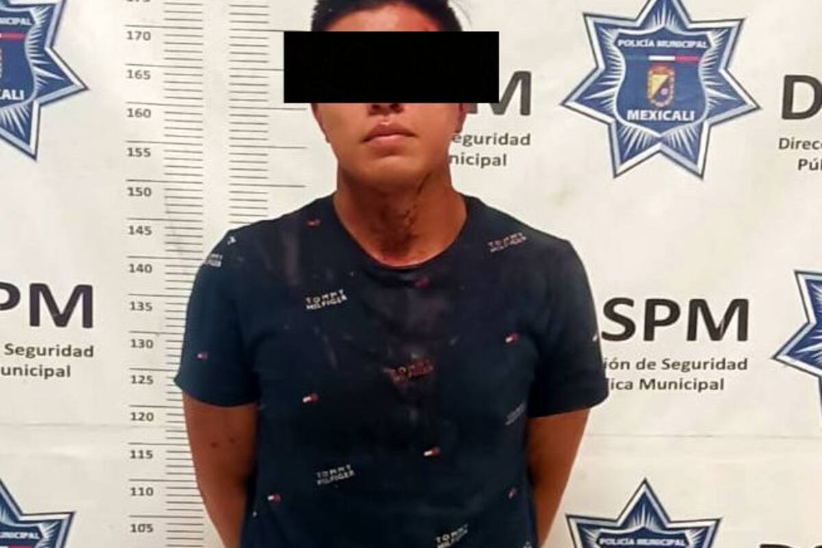 Joven choca tras ser perseguido por padres de menor a la que sedujo