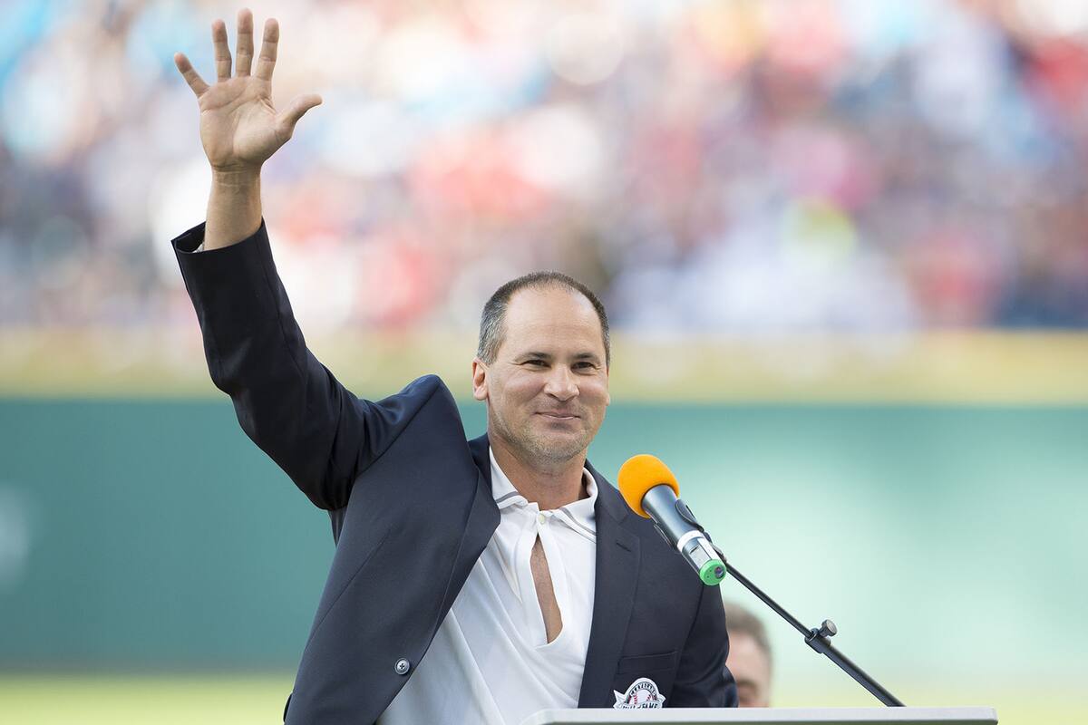 Nombran a Omar Vizquel nuevo manejador de Toros de Tijuana