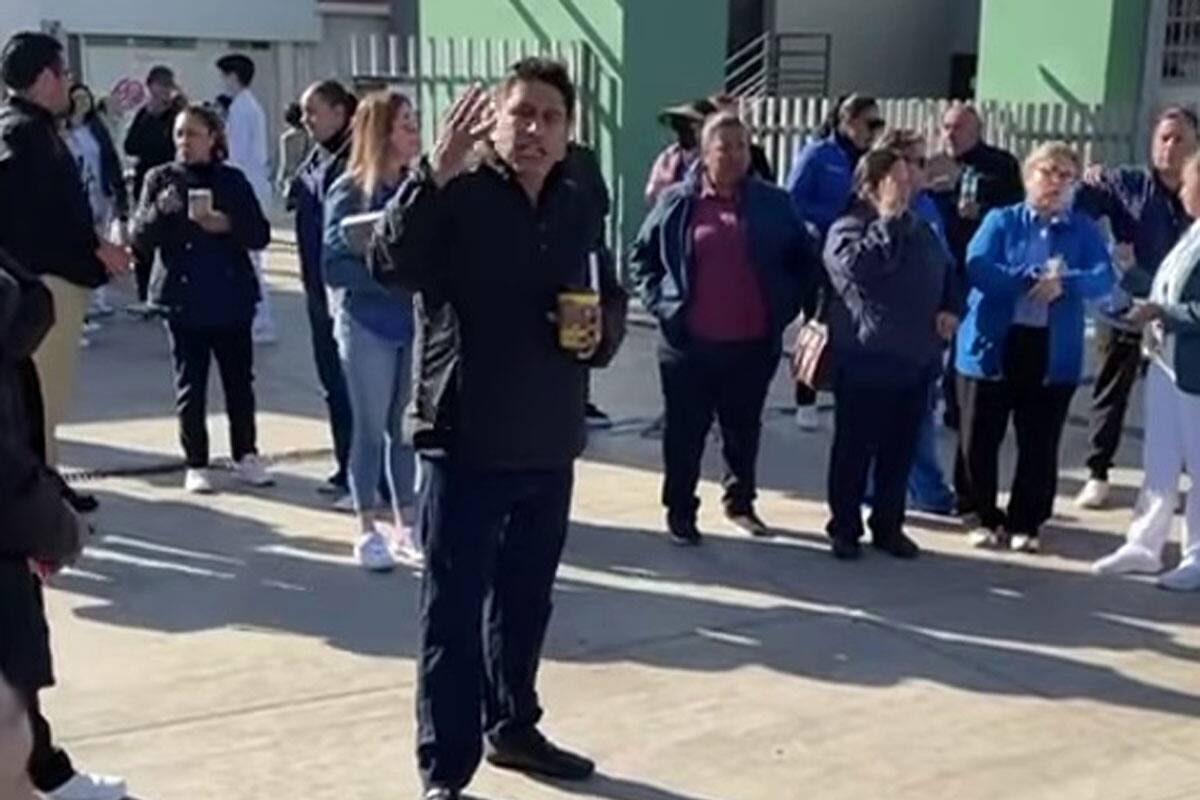 Trabajadores del Hospital General de Ensenada exigen pagos e insumos