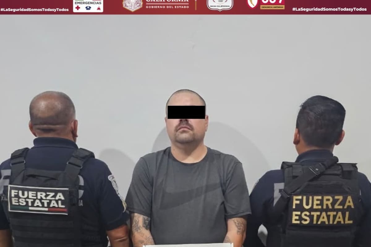 Sorprenden a hombre operando un dron cerca del muro fronterizo en Tecate