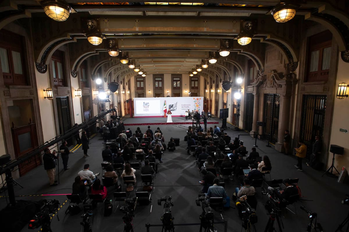 Cuauhtémoc, Ciudad de México. 24 de noviembre 2025. La presidenta constitucional de los Estados Unidos Mexicanos, la Doctora Claudia Sheinbaum Pardo en conferencia de prensa matutina en el salón de la Tesorería de Palacio Nacional. Foto: Saúl López Escorcia/Presidencia