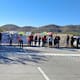 Bloquean carretera Hermosillo-Guaymas vecinos de Mirabal para exigir regularización de lotes y frenar presuntos despojos