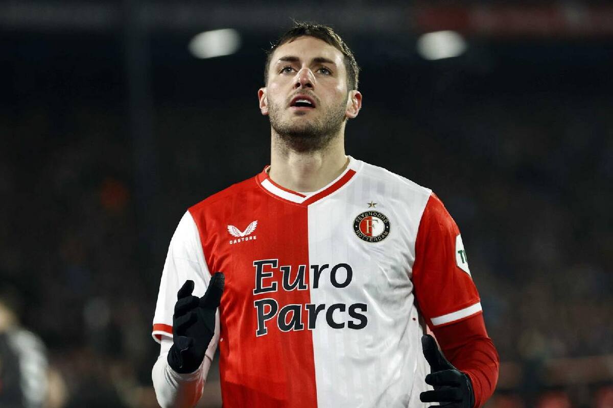 Entrenador cuestiona a ‘Santi’ Giménez: “¿Todavía estás contento de estar en Feyenoord?”