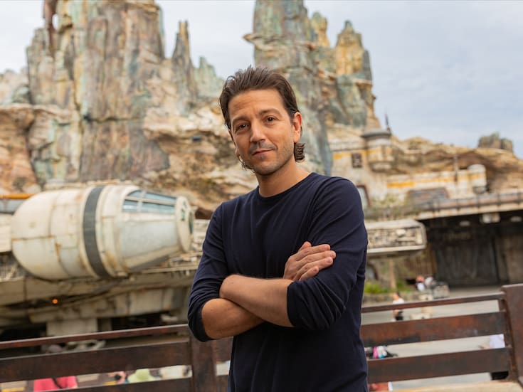 Diego Luna llega al Museo del Comic Con en San Diego