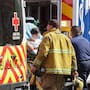 Seis personas, entre ellas dos niños, quedan atrapadas en un techo durante incendio