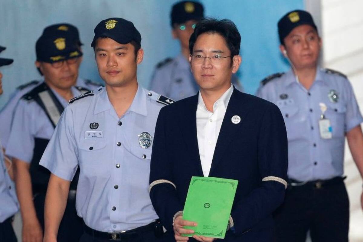 La desesperada razón por la que Corea del Sur perdonó al "príncipe" de Samsung por soborno y malversación