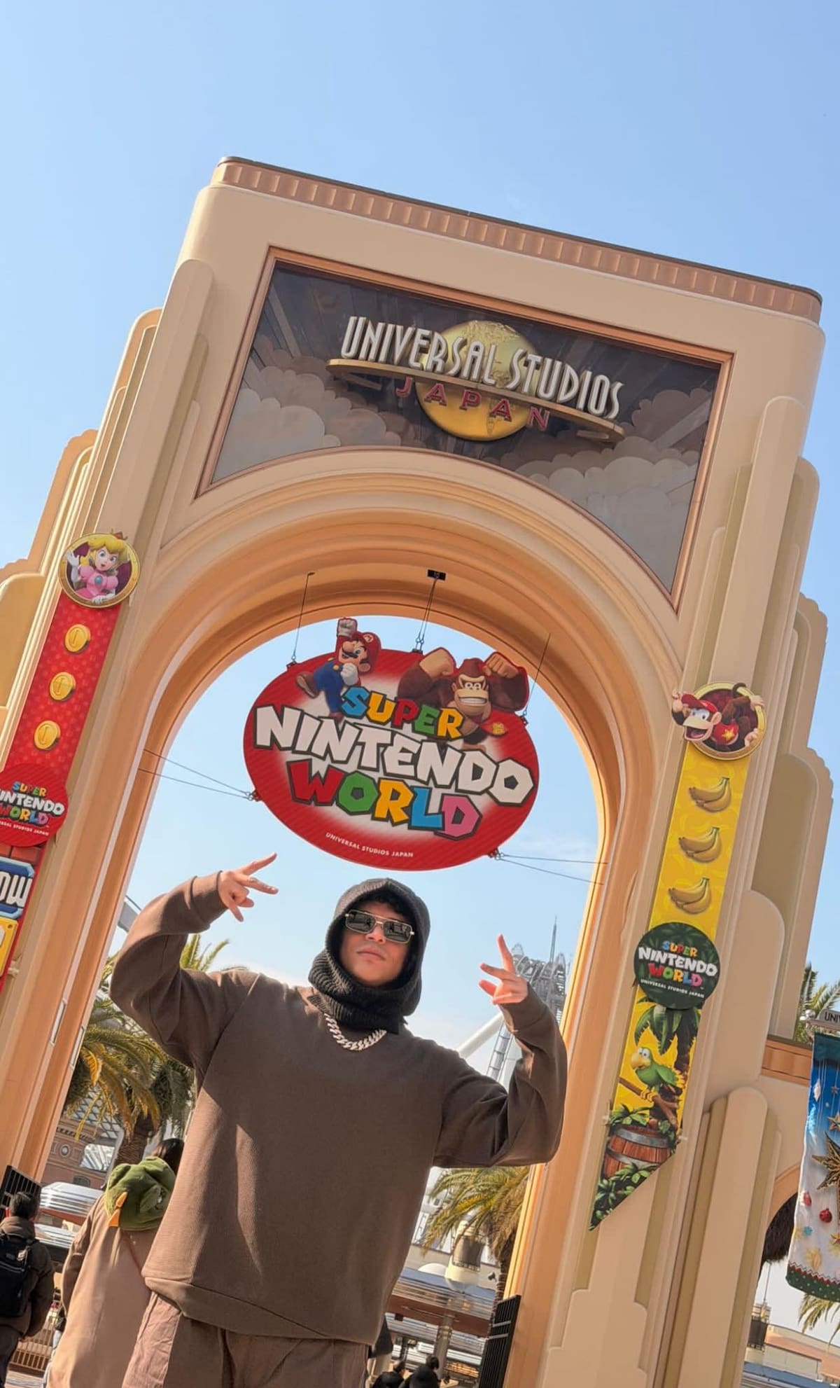 El cantante se tomó una pausa para viajar a Japón con su familia y amigos, celebrando el cumpleaños de su hijo y compartiendo la experiencia en redes. Foto: Cortesía