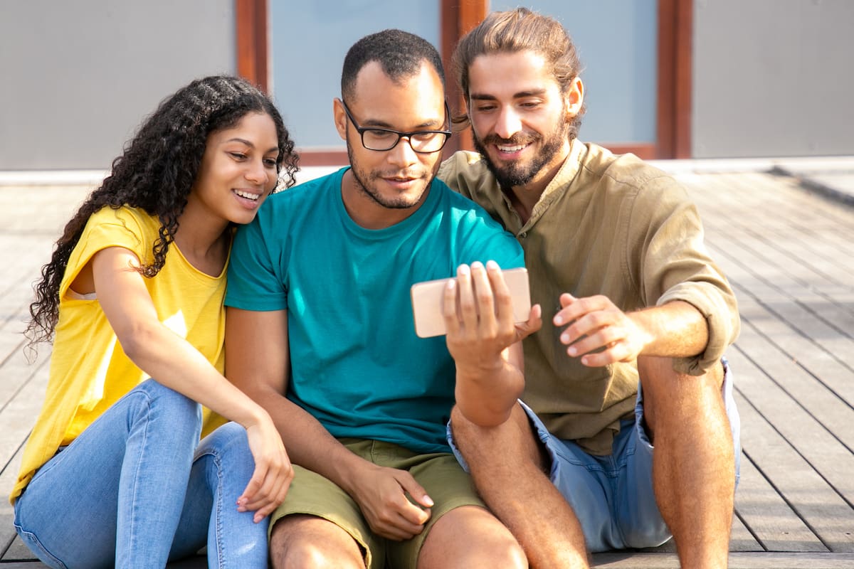 La iniciativa busca combatir el “scroll” infinito y el estrés que generan las redes sociales | Magnific