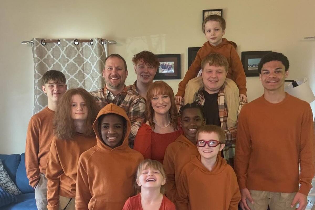 Madre de 11 hijos comparte su rutina en redes sociales