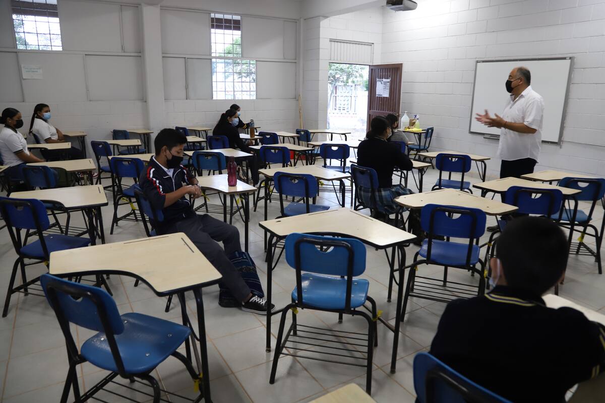 Reportan once casos de Covid-19 en alumnos que regresaron a clases presenciales