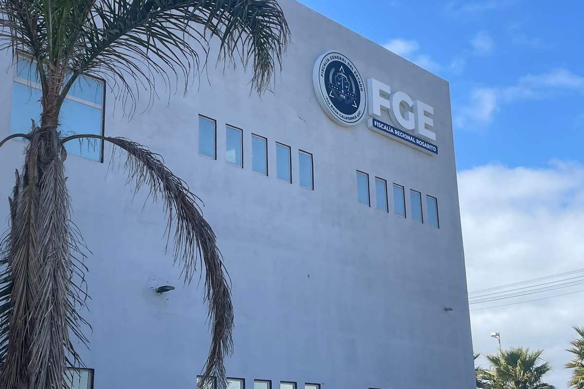 Detienen a dos hombres ligados a cuatro robos con violencia a comercios