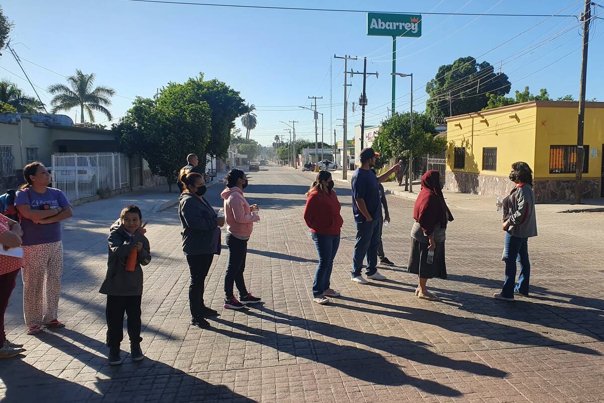 Hermosillo: Padres de Familia realizan bloqueo a primaria en El Ranchito; exigen maestro