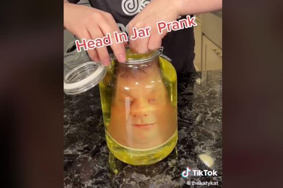 VIRAL: Hombre usa truco para simular que su cabeza está en un frasco y asusta a su esposa