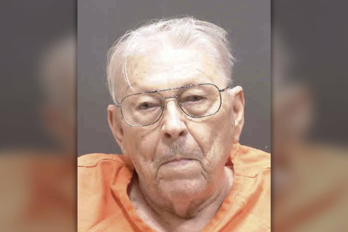 Hombre de 94 años es acusado de asesinato tras matar a su esposa