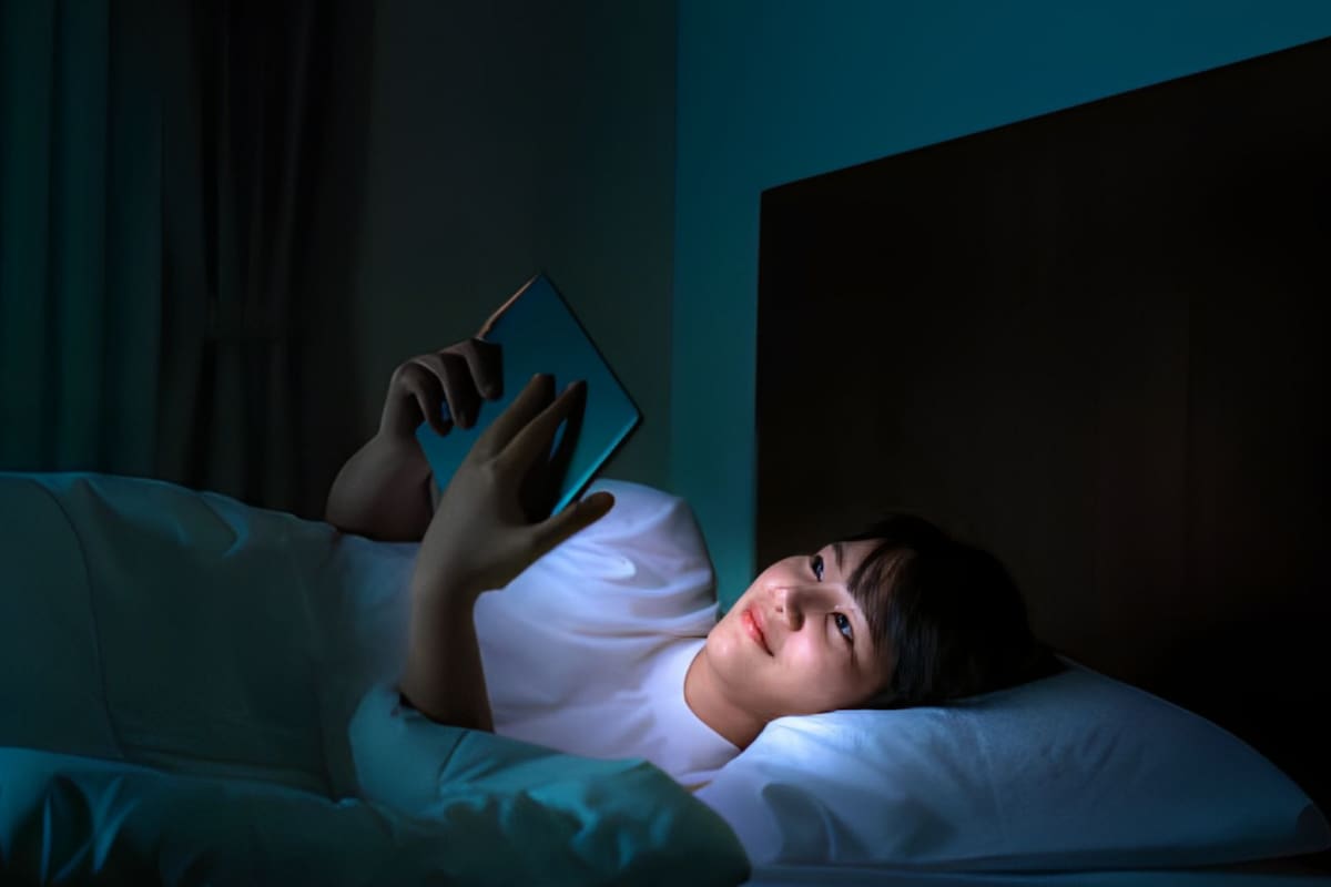 Dormir después de la 1:00 am aumenta riesgos de trastornos mentales, revela estudio