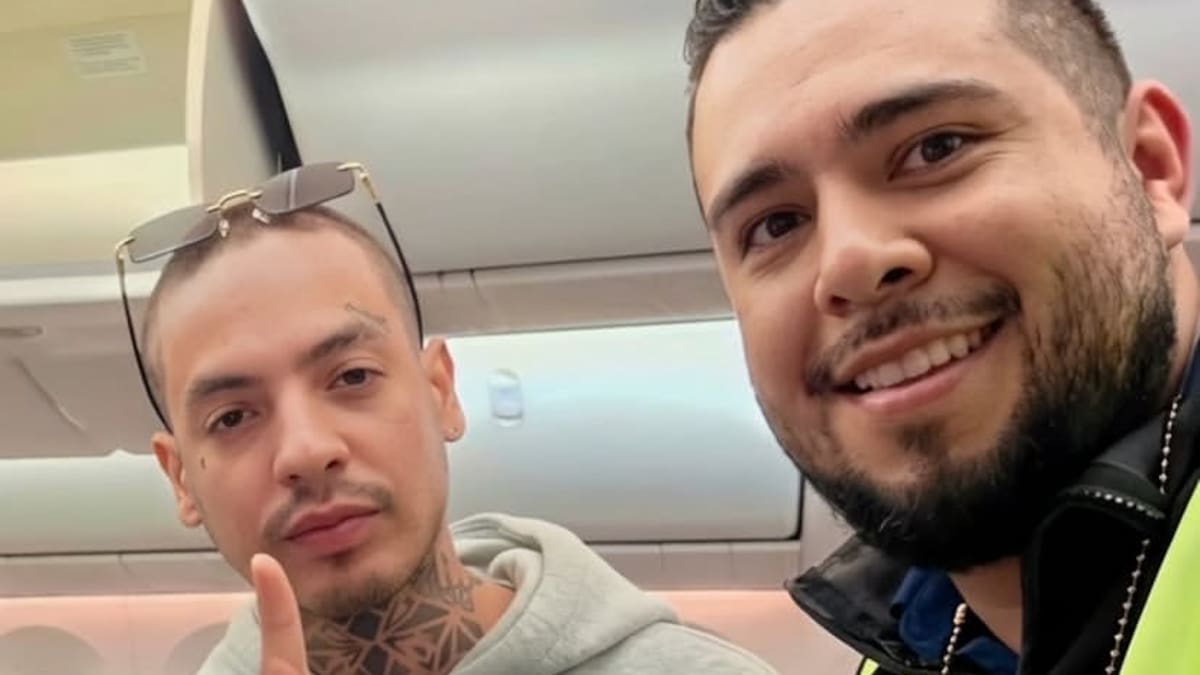 Natanael Cano pierde su celular en un avión y así fue como logró recuperarlo en el AICM