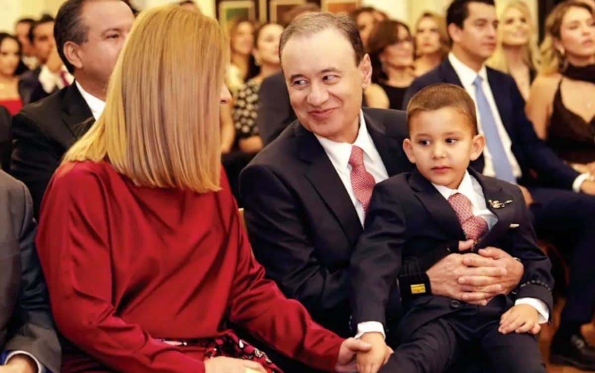 El gobernador Alfonso Durazo junto a su esposa y su nieto. | Crédito: X @AlfonsoDurazo