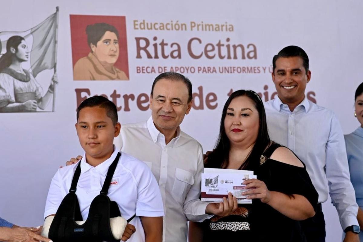 Arranca entrega de becas Rita Cetina para miles de estudiantes de primaria en Sonora