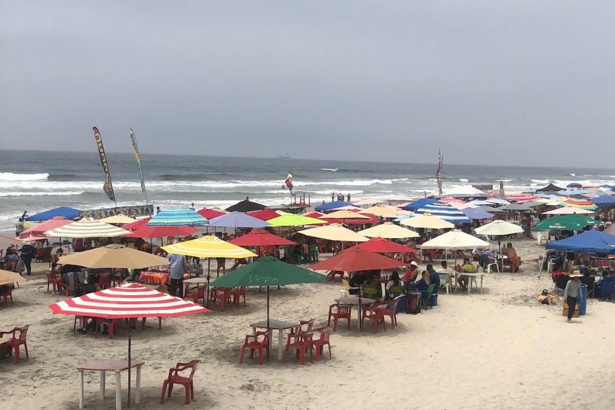 Depuran padrón de vendedores en playas de Rosarito; detectan irregulares al arranque de temporada
