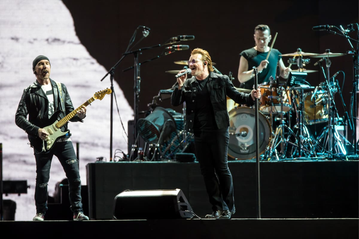U2 graba videoclip en el Centro Histórico de la CDMX y sorprende a fans con show improvisado