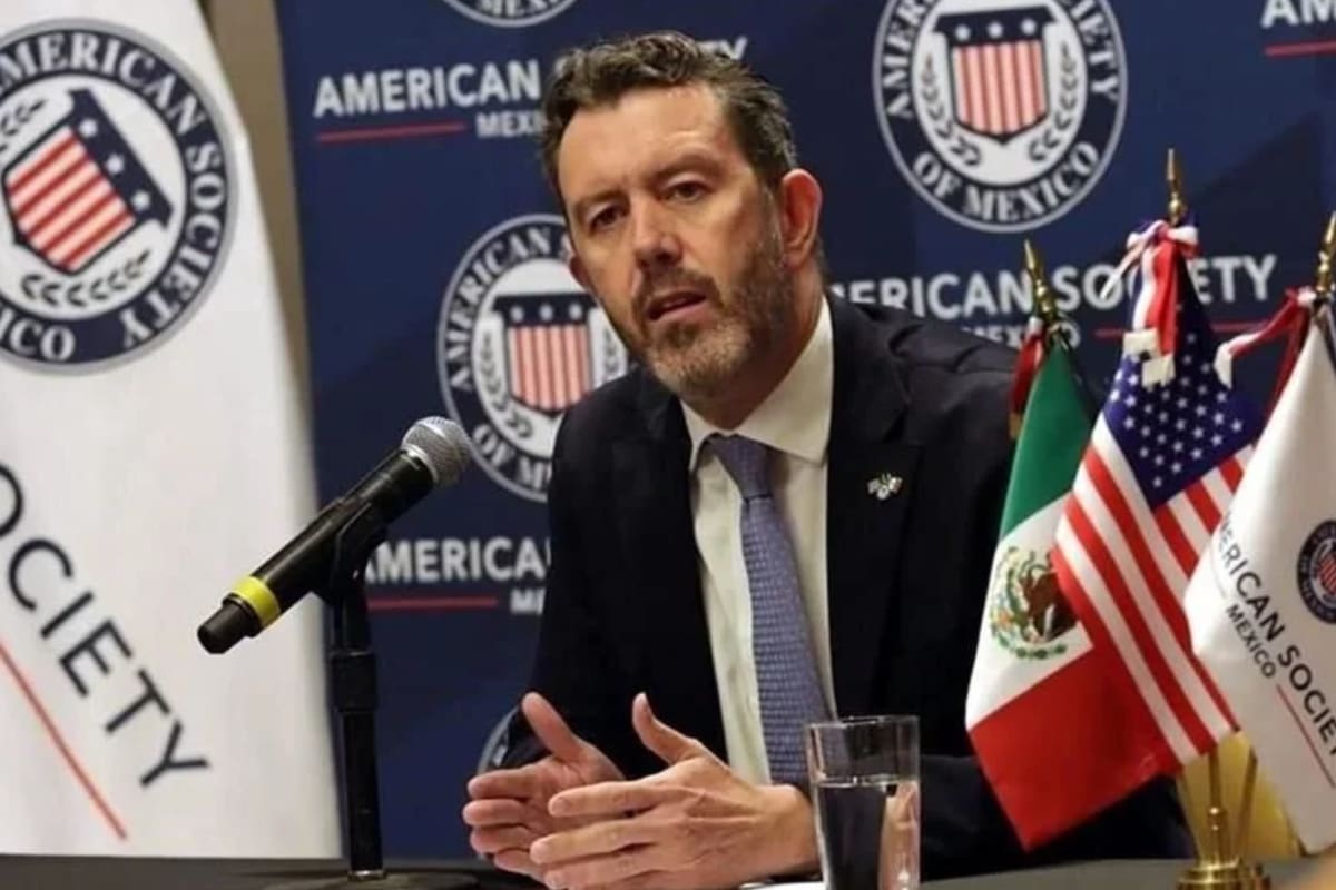 Larry Rubin pide al Senado frenar la reforma de doble nacionalidad propuesta por Sheinbaum, al advertir que podría dividir a millones de mexicanos entre quienes tienen una sola ciudadanía y quienes poseen dos