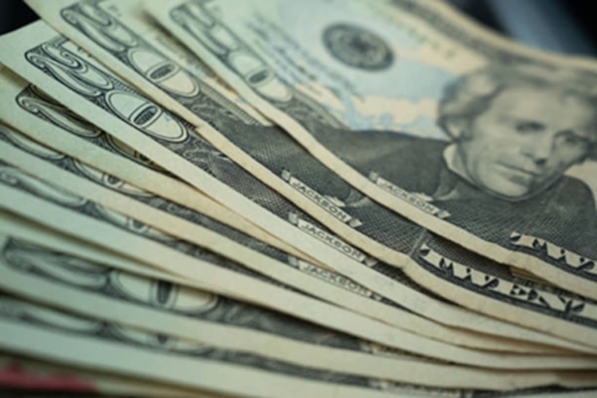 Dólar baja 10 centavos tras seis semanas sin cambios en Mexicali