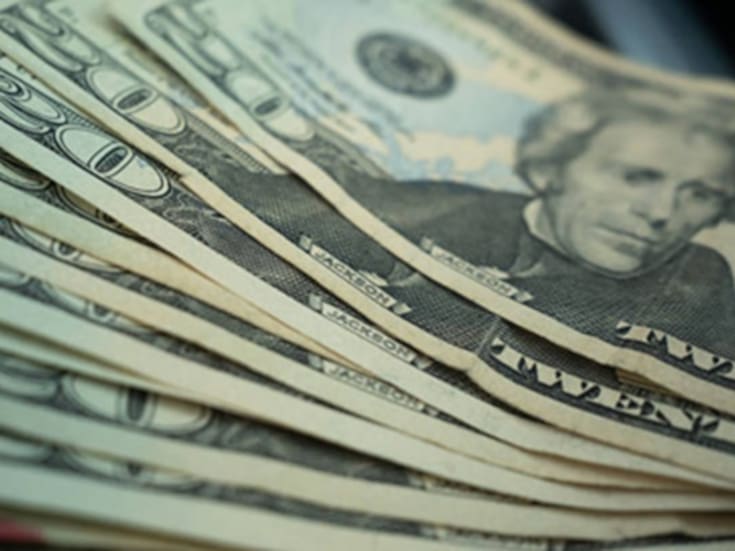 El dólar se mantiene en 18.30 pesos a la venta en casas de cambio locales