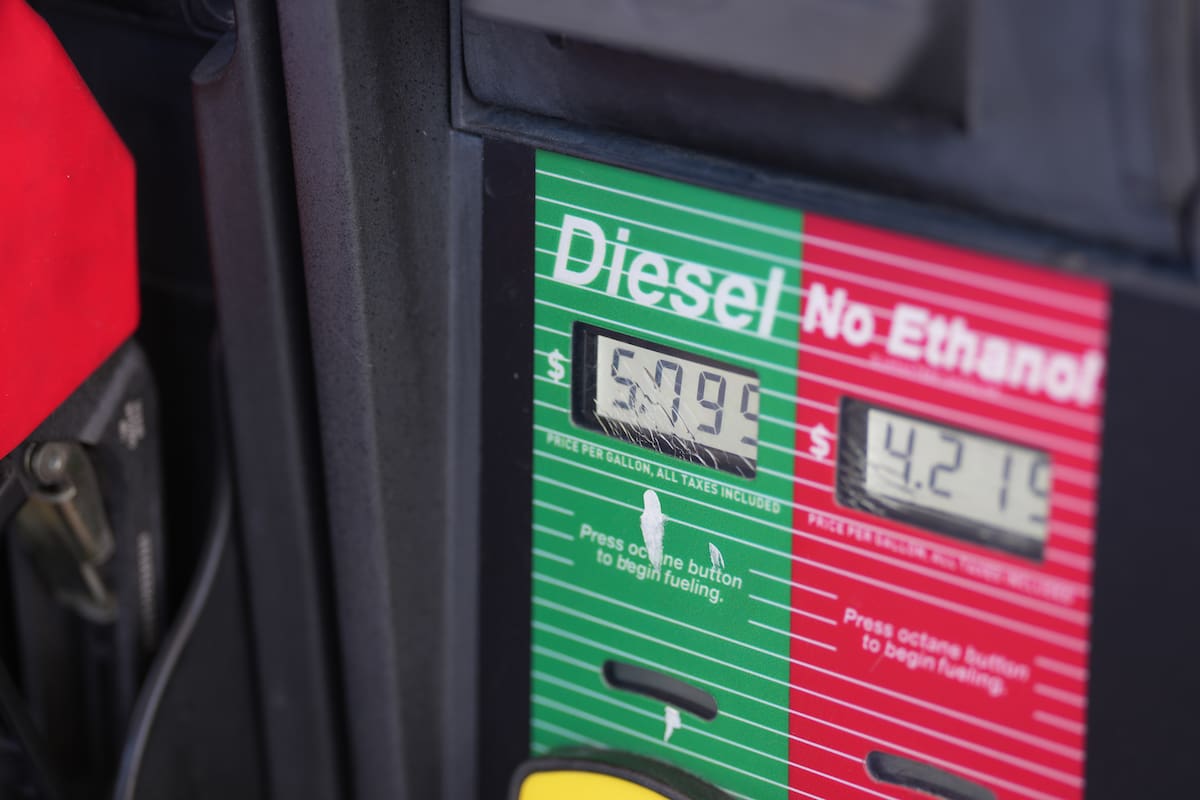 La guerra con Irán dispara el precio del diésel en EEUU a niveles récord y amenaza con encarecer alimentos y transporte