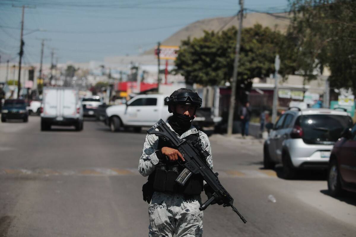 Elementos de distintas corporaciones policiacas llegaron al lugar.