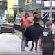 Mujer mata a una persona en apuñalamiento en Times Square