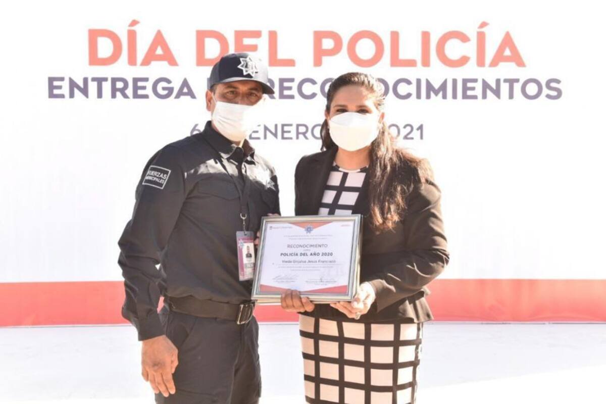 Reconoce alcaldesa de Hermosillo a policías en su día