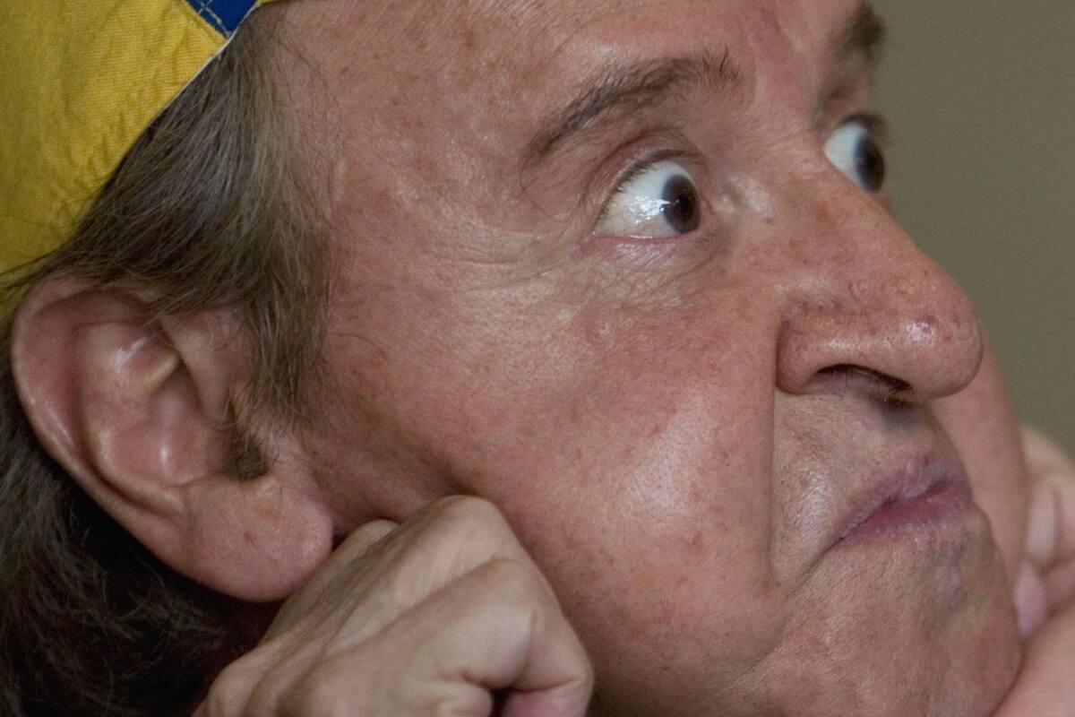 Tunden a Carlos Villagrán por seguir siendo Quico a sus 78 años