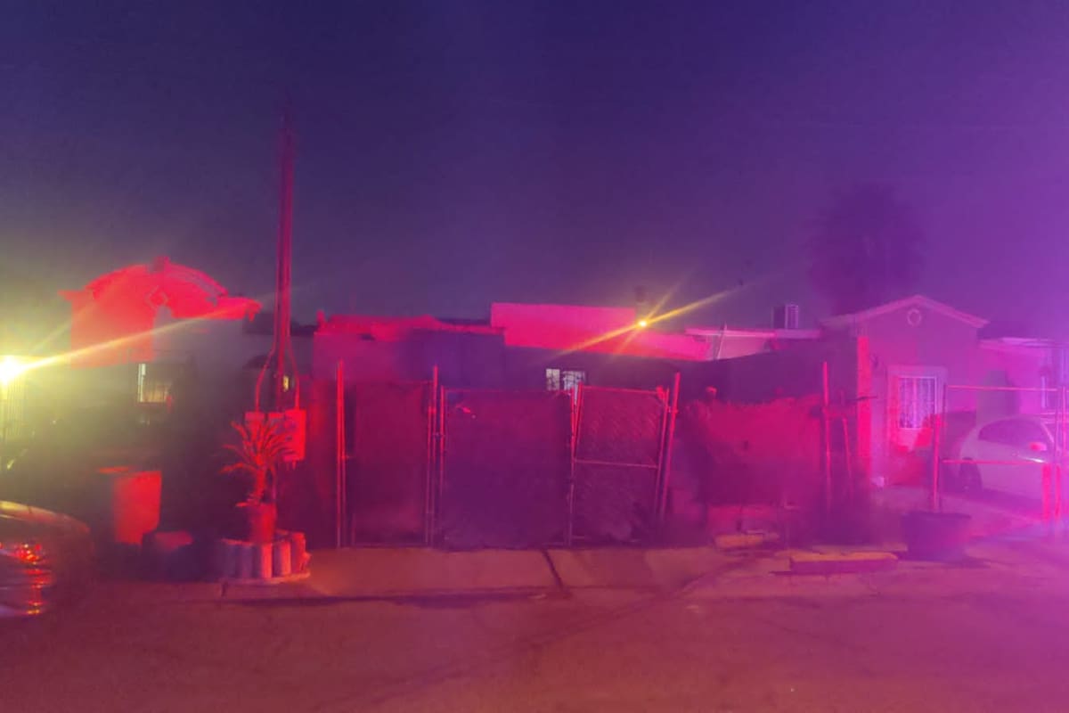 Ayudó a una adolescente que discutía con un hombre; este regresó y le disparó