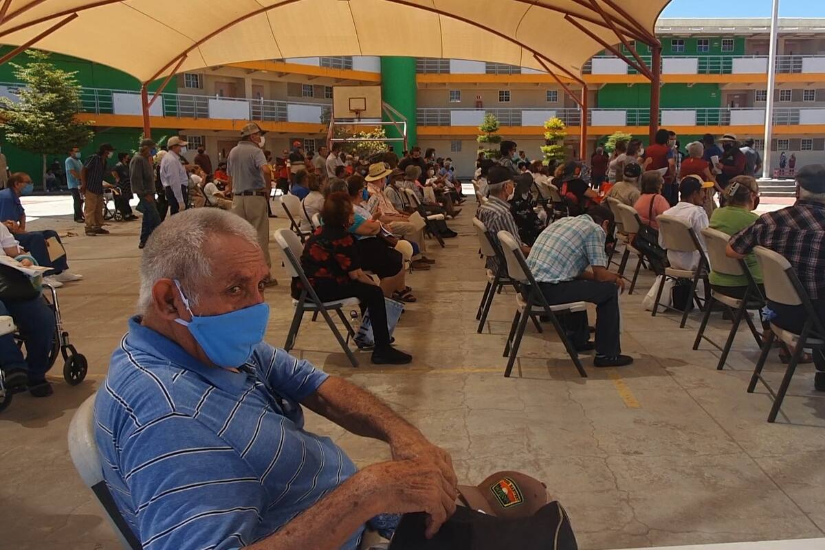 Espera, calor y conglomeraciones: el calvario de recibir la pensión federal