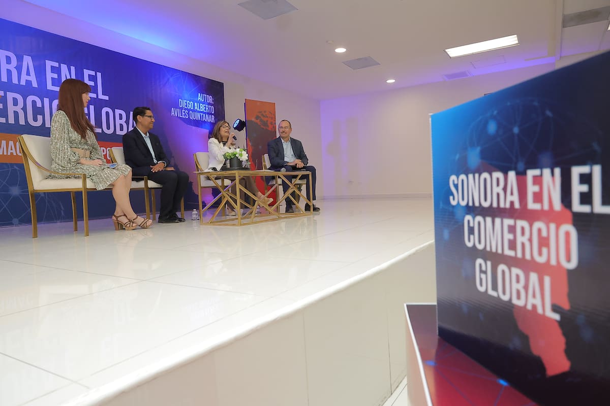 De izq. a der. Linda Llamas, Diego Avilés, Martha Patricia Patiño y Jesús Gámez. FOTOS: ELEAZAR ESCOBAR