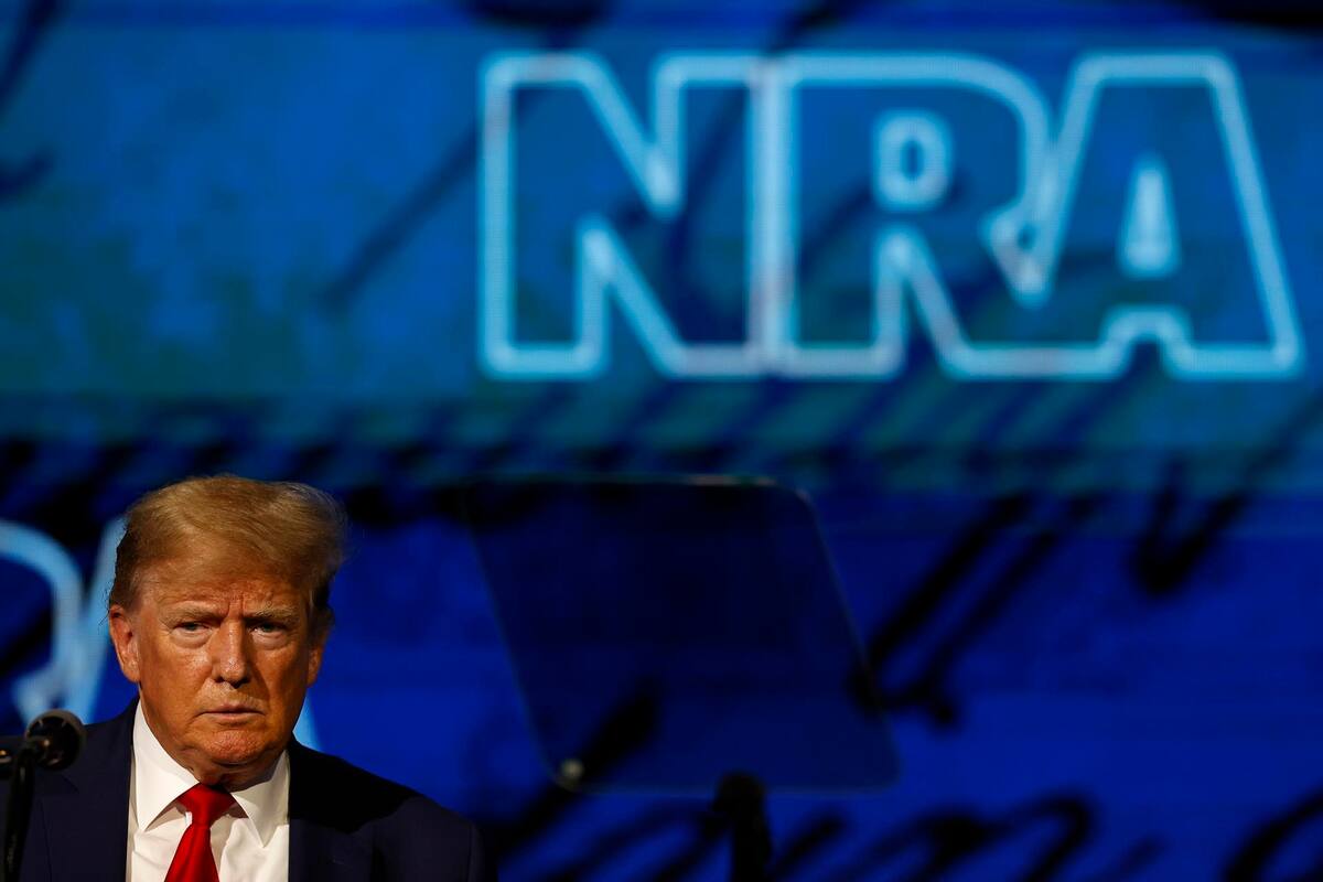 Trump advierte que el derecho a portar armas en EU está en juego
