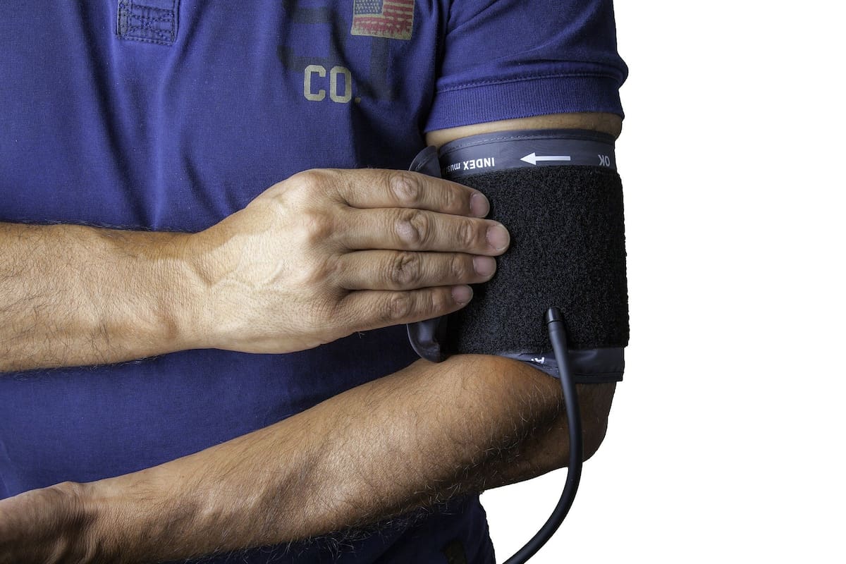 ¿Cómo puedes bajar la presión arterial, según la Universidad de Harvard?