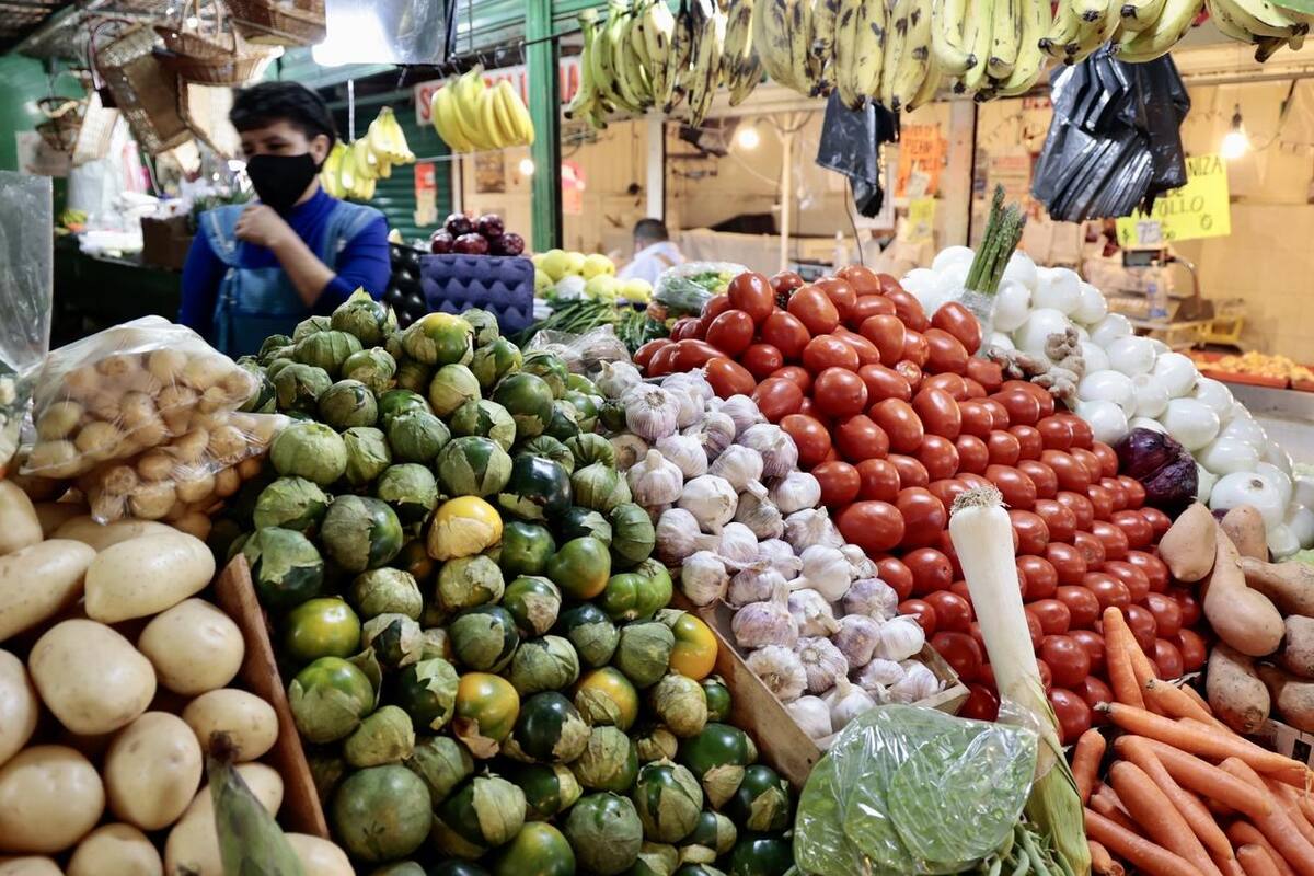 Inflación se modera, pero alimentos siguen caros
