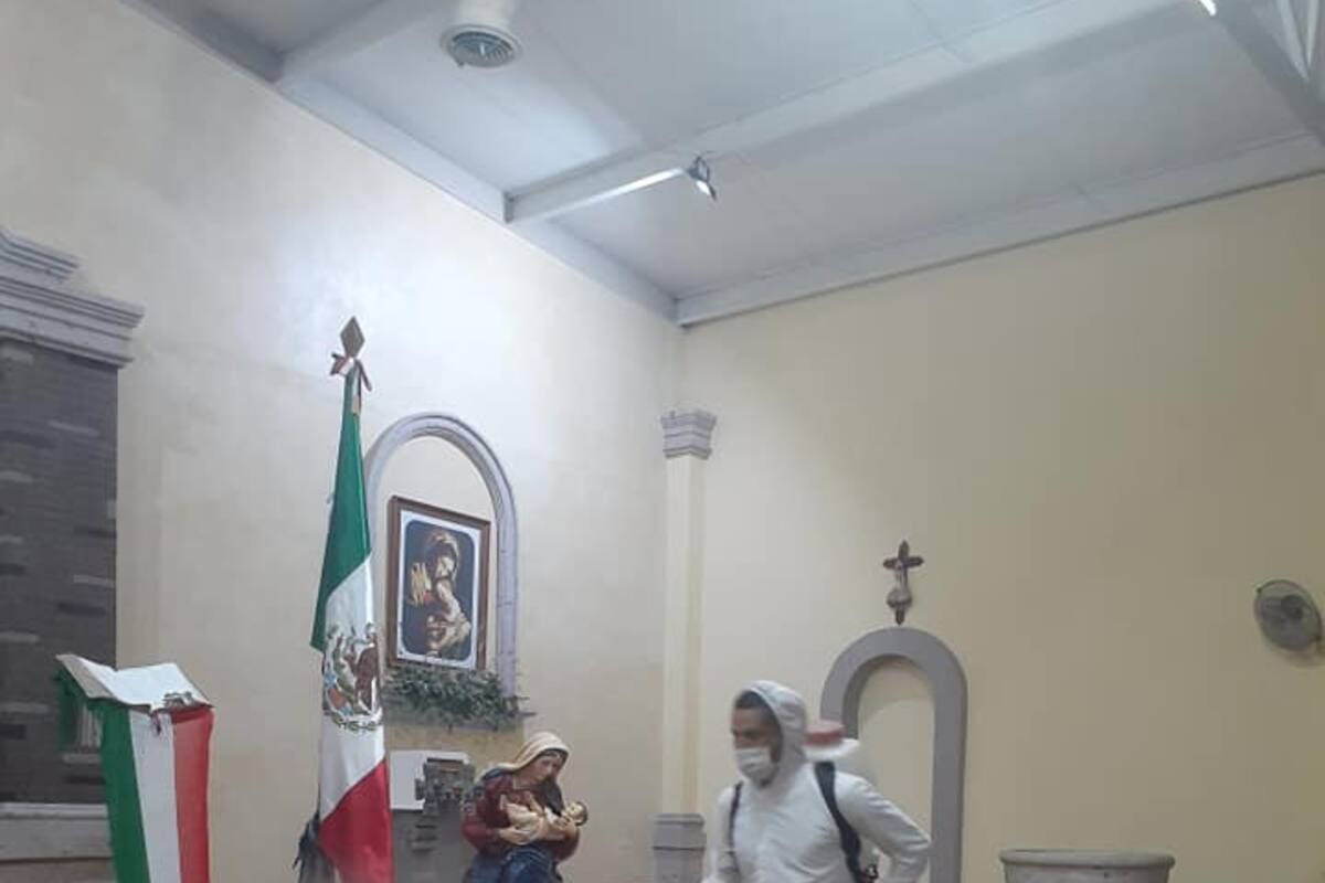 Personal de salud lleva desinfección a la colonia Cuauhtémoc