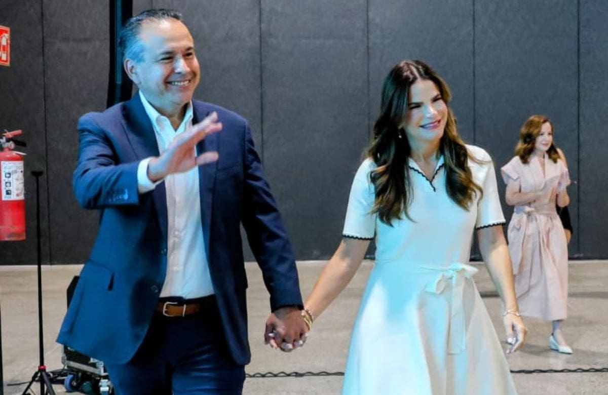 Patty Ruibal acudió acompañada del alcalde, Antonio Astiazarán. | Crédito: Julián Ortega