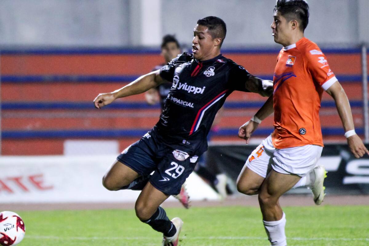 Santiago Patiño contento tras estrenarse como goleador de Cimarrones