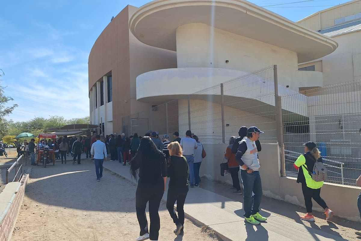 Tardan más de 40 minutos por trámites en Sub Agencia Fiscal del CUM en Hermosillo