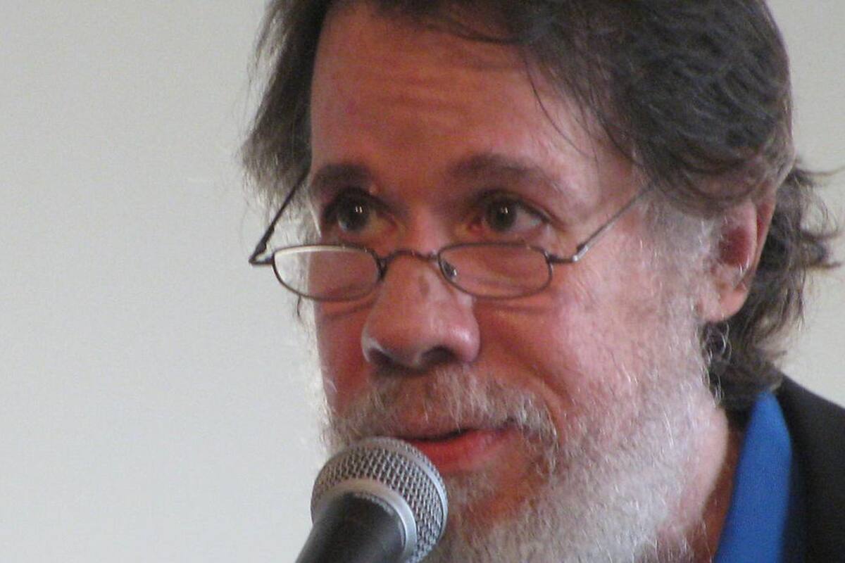 Está Martín Espada entre escritores boricuas con nueva beca