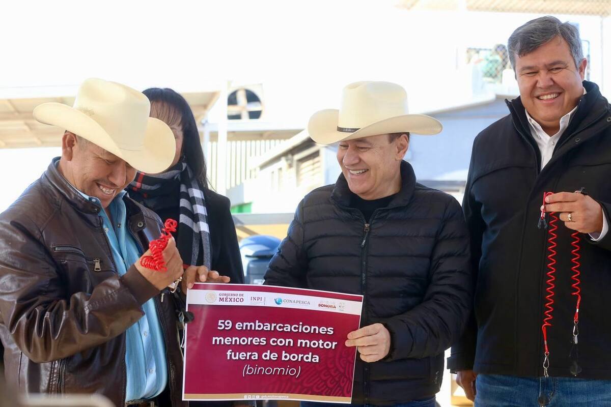 Entrega Gobernador de Sonora equipo pesquero a familias de Bahía de Lobos