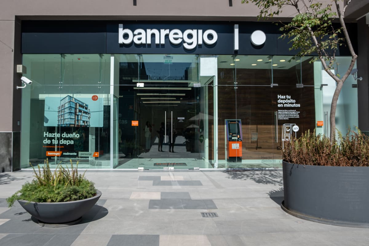 La nueva sucursal está diseñada para ofrecer una experiencia bancaria personalizada.