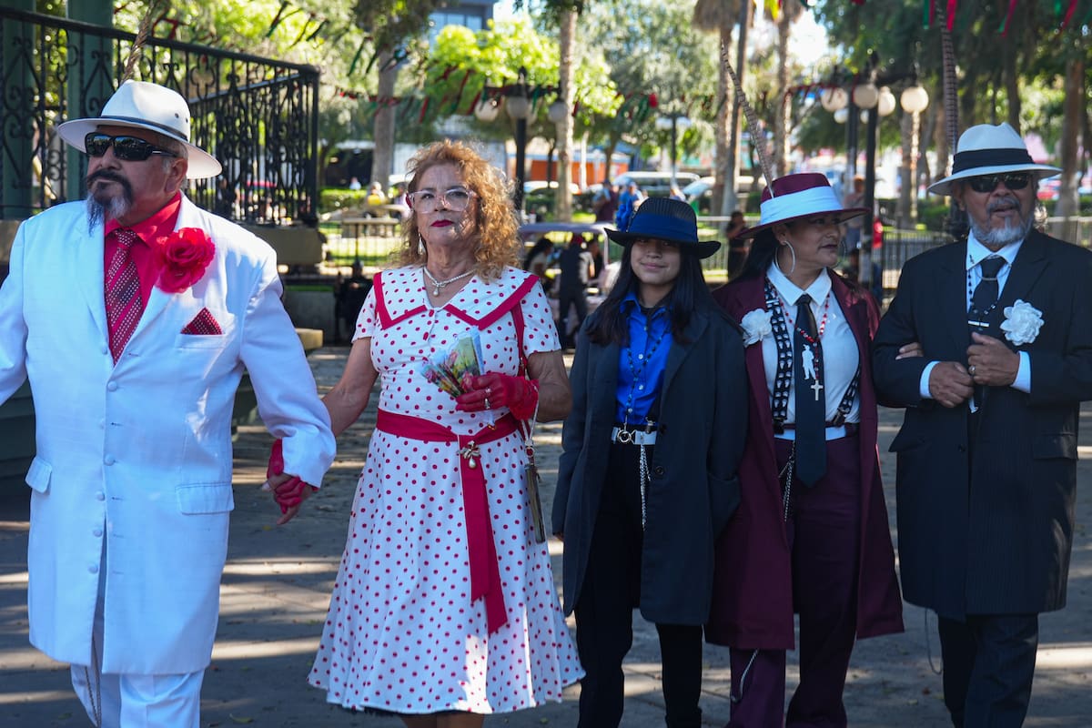 Pachucos de Tijuana 664 mantienen viva la cultura con labor social