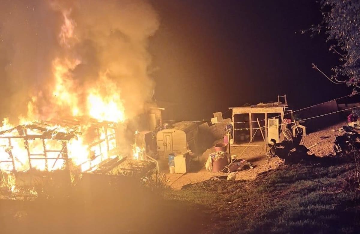 Estos brigadistas estarán trabajando en Rosarito hasta el mes de julio del 2026. Foto: Carmen Gutierrez
